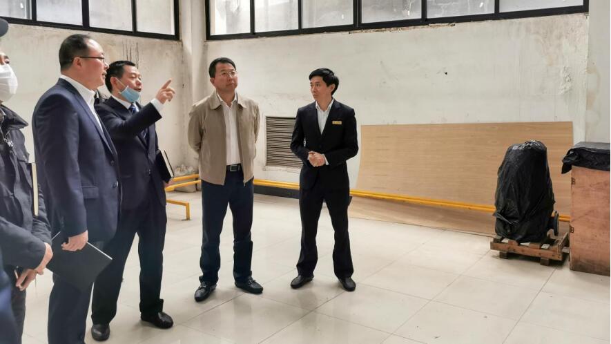 ���ŵ�ί��ǡ����³��ζ�������Ƽ��Ŷ��³�����һ��