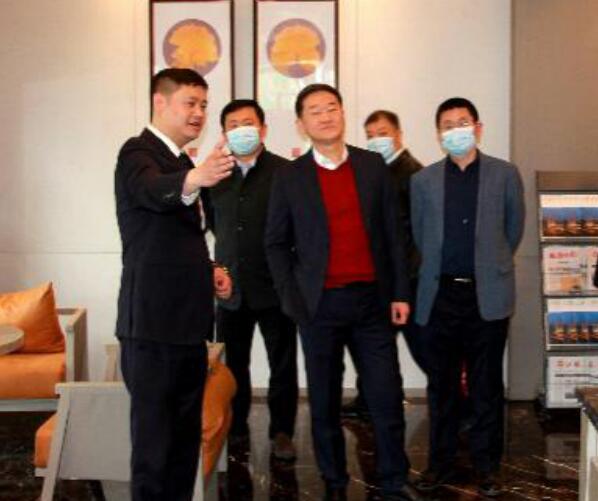 ���ŵ�ί��ǡ����³��ζ����С��������츮�㳡��