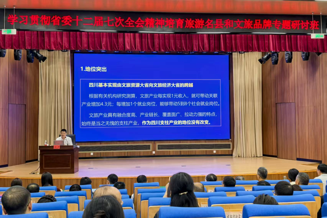 ���ŵ�ί��ǡ����³�����Ӧ��Ϊѧϰ�᳹ʡίʮ�����ߴ�ȫ�ᾫ�������������غ�����Ʒ��ר�����а��ڿ�